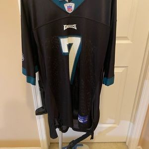 Men’s Eagles Jersey. Michael Vick #7